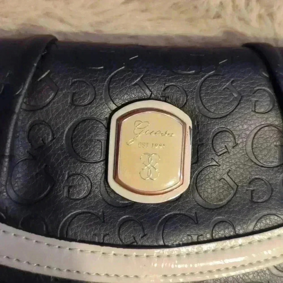 Guess black leather wallet - Picture 2 of 8